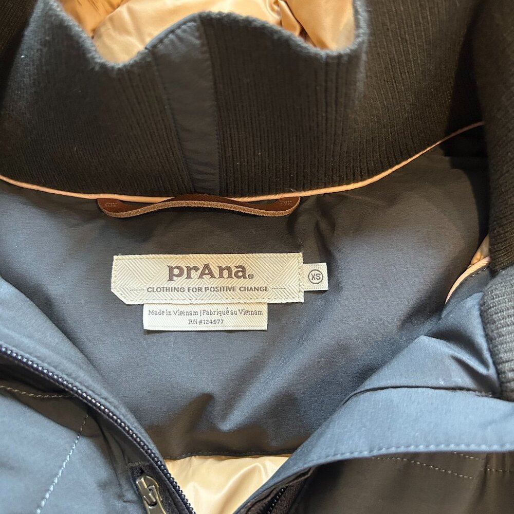 Prana puffer with faux fur trim on hood - Picture 2 of 2